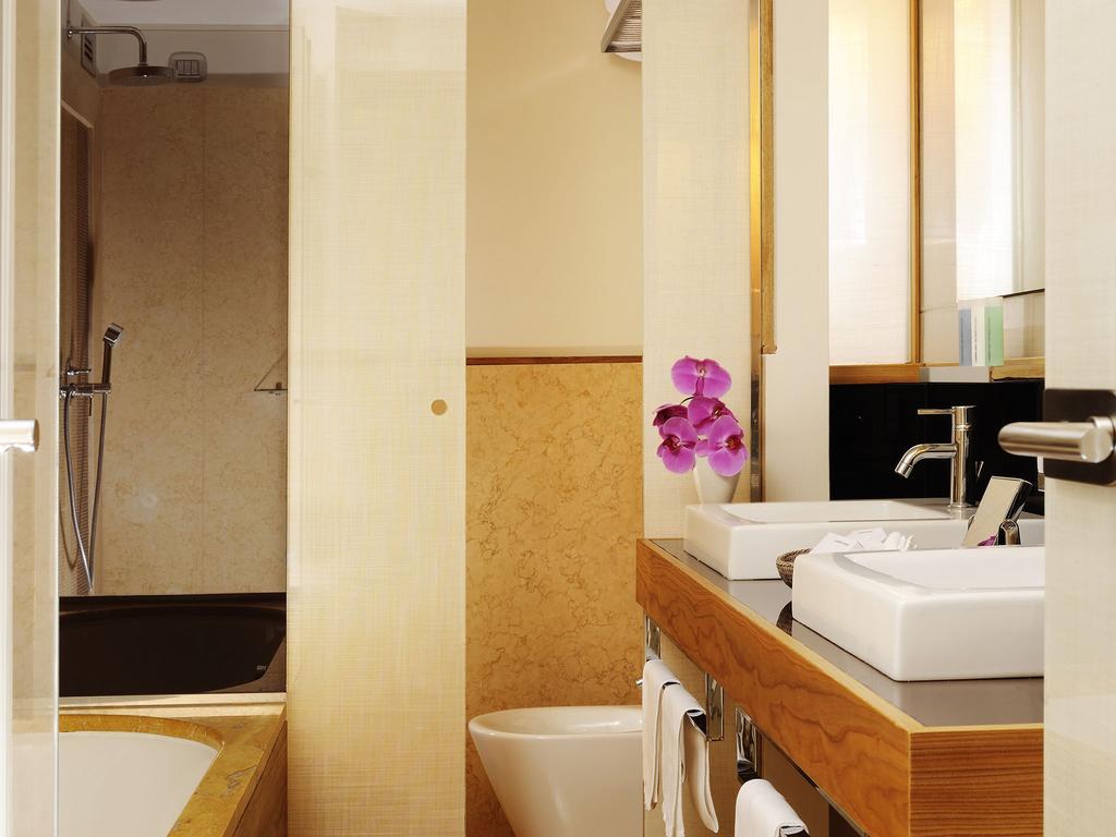 Mario De' Fiori 37 Hotel Róma Kültér fotó