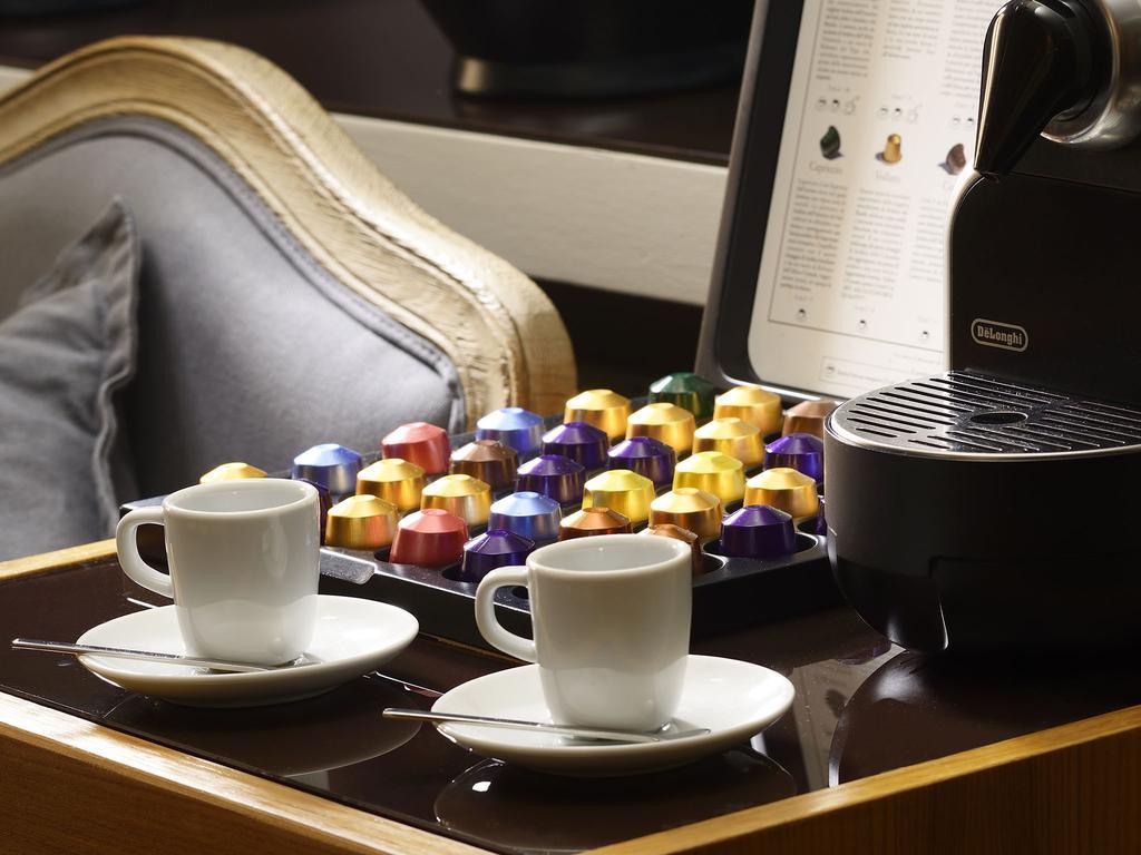Mario De' Fiori 37 Hotel Róma Kültér fotó
